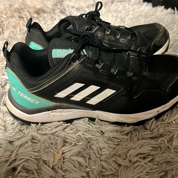 Adidas - Picture 3 of 6